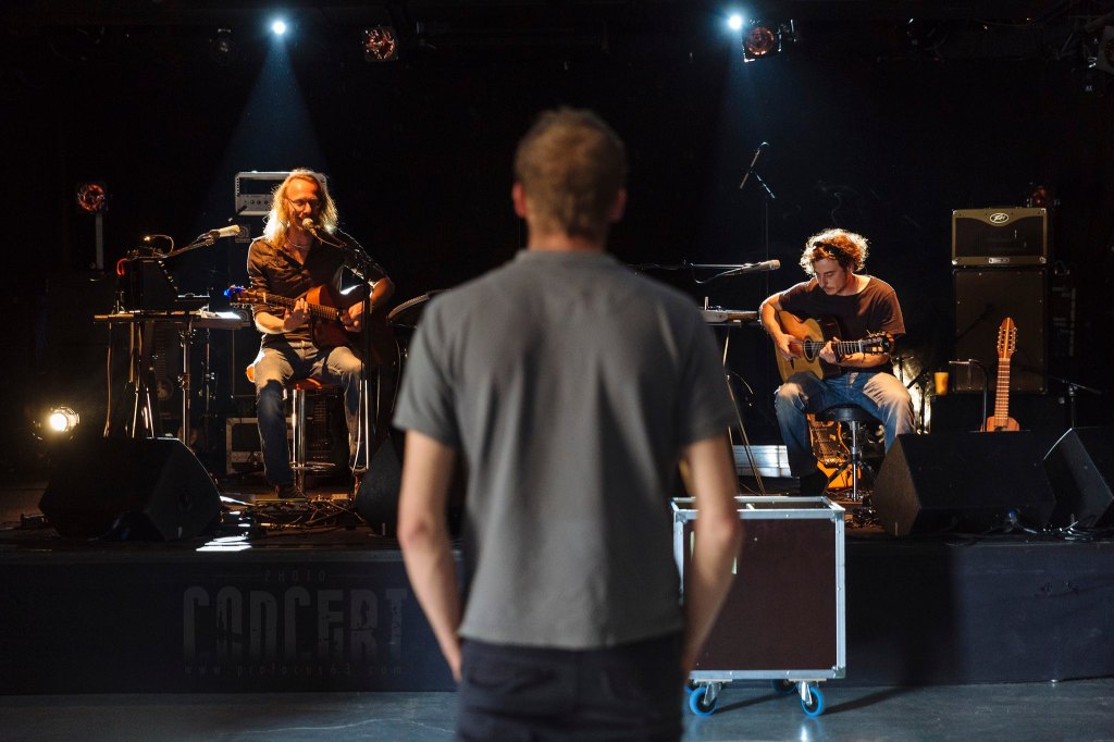 Photo des balances de Swallow avec Régis l'ingé son de la soirée