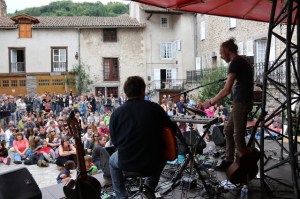 Photo de Swallow en concert aux Apéros Musique de Blesle